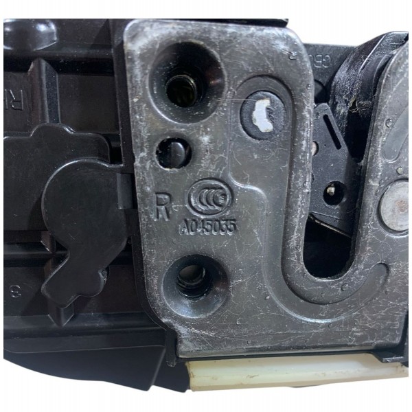 Fechadura  Porta Dianteira Direita Hyundai I30 2014 A 2017