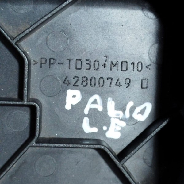 Tampa Vedação Farol Esquerdo Fiat Palio 2004 A 2010 42800749