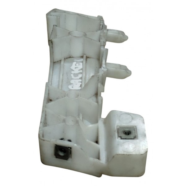 Suporte Guia Parachoque Lado Esquerdo Gm Tracker 2021 A 2024
