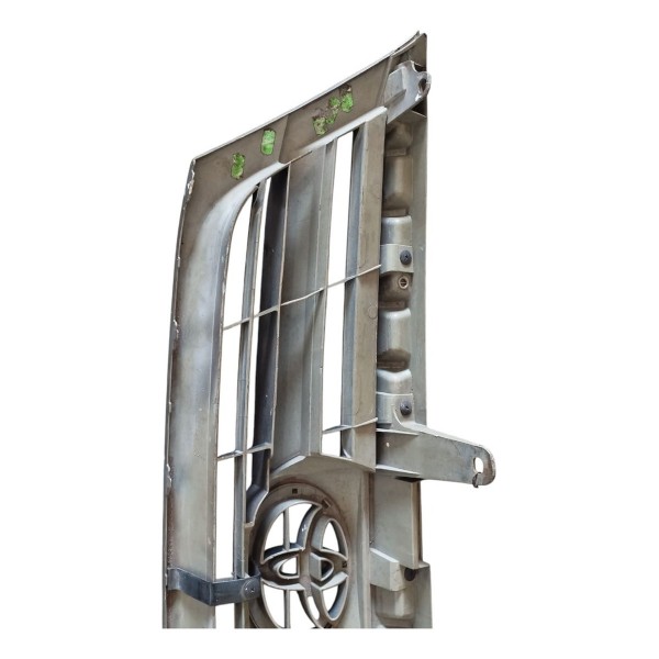 Grade Dianteira Toyota Hilux 2010 A 2013 531000k050 Detalhe