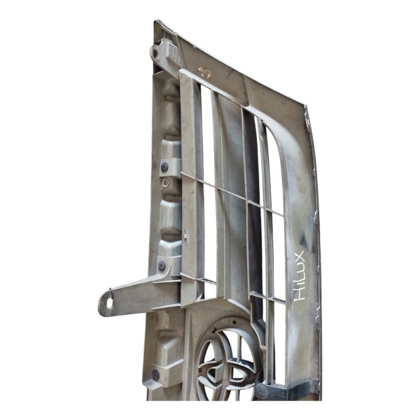 Grade Dianteira Toyota Hilux 2010 A 2013 531000k050 Detalhe